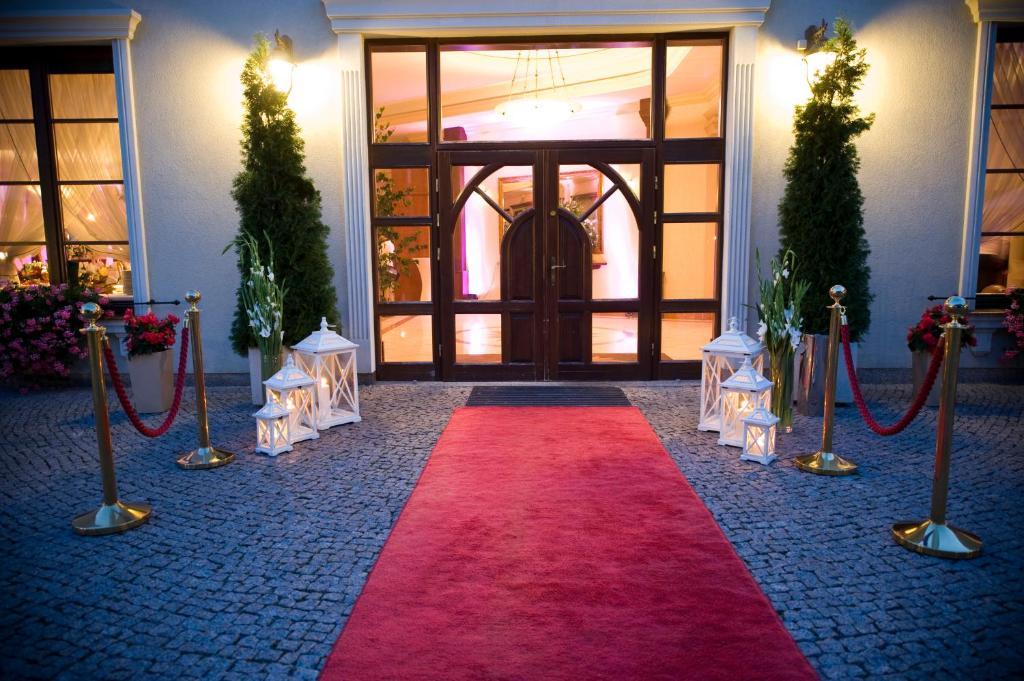 Willa Zagorze Okuniew Exterior foto